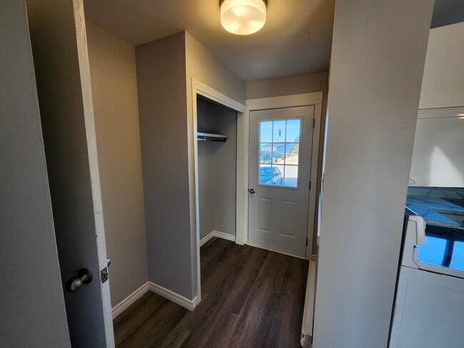 Building Photo - 513 Highmeadow Dr