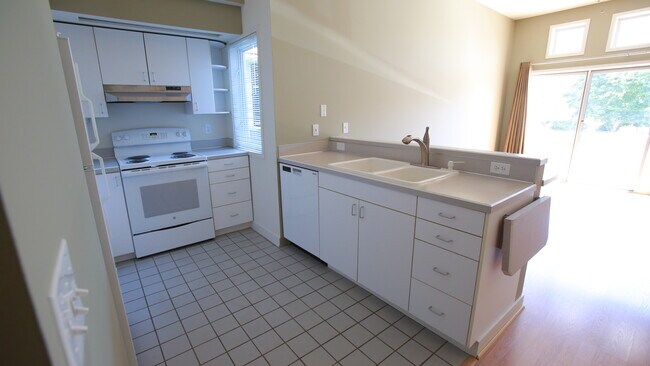 Kitchen - 120 29th Ave