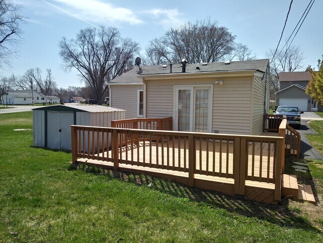 Building Photo - 37363 N Capillo Ave