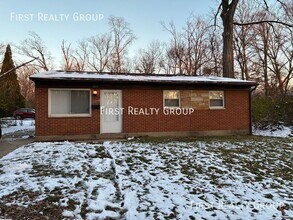 Building Photo - 2214 Alpena Ave