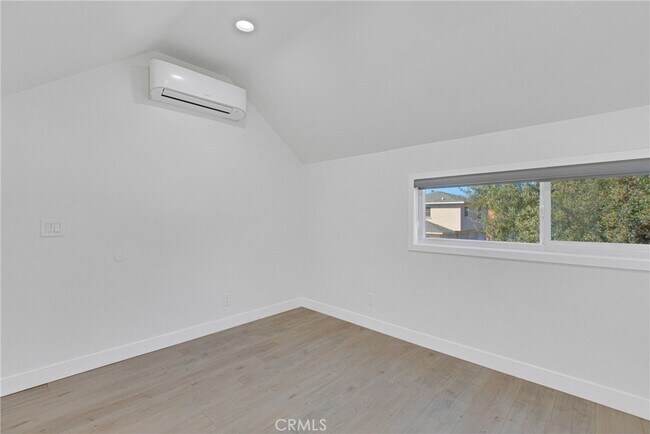 Foto del edificio - 114 Drake Ave
