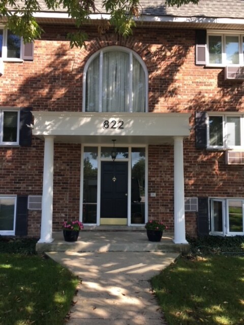 Foto del edificio - 822 Warren Ave