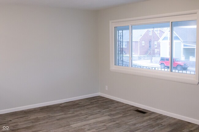 Foto del edificio - 1330 Laurel St