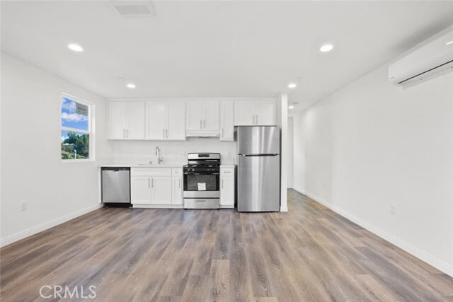 Foto del edificio - 11560 Archwood St