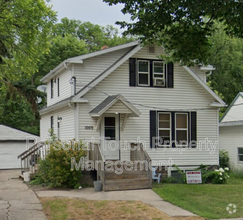Building Photo - 1009 13th Ave N