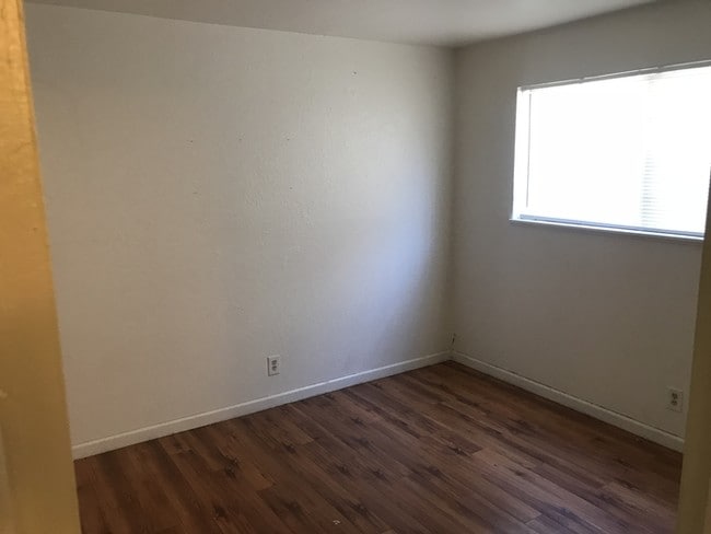 Building Photo - 2 Bed 1 Bath Apartment in Richmond
