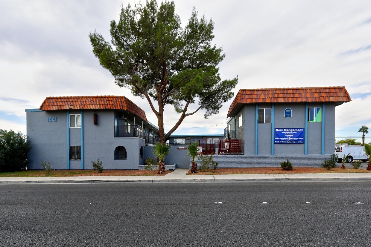 Foto principal - 1541 E Harmon Ave