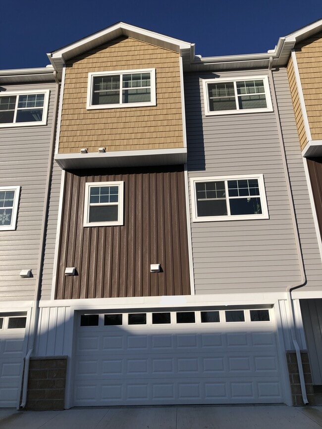 Building Photo - 3024 Bluestem Trl