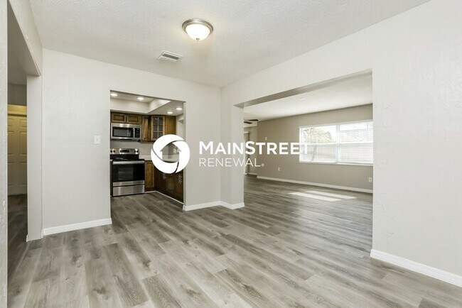 Foto del edificio - 4 Bedroom Pet-Friendly Home in FERN PARK, ...