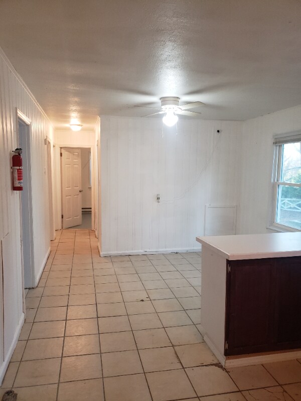 Foto del edificio - 832 Barney Ave