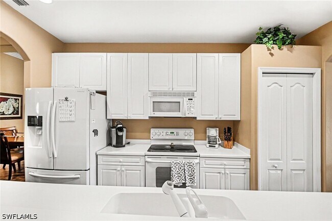 Foto del edificio - 1230 Sweetwater Ln