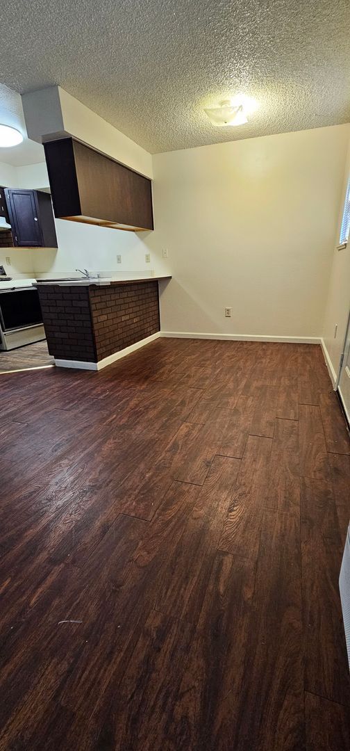 Building Photo - 1 Bedroom 1 bath Old Southwest Reno