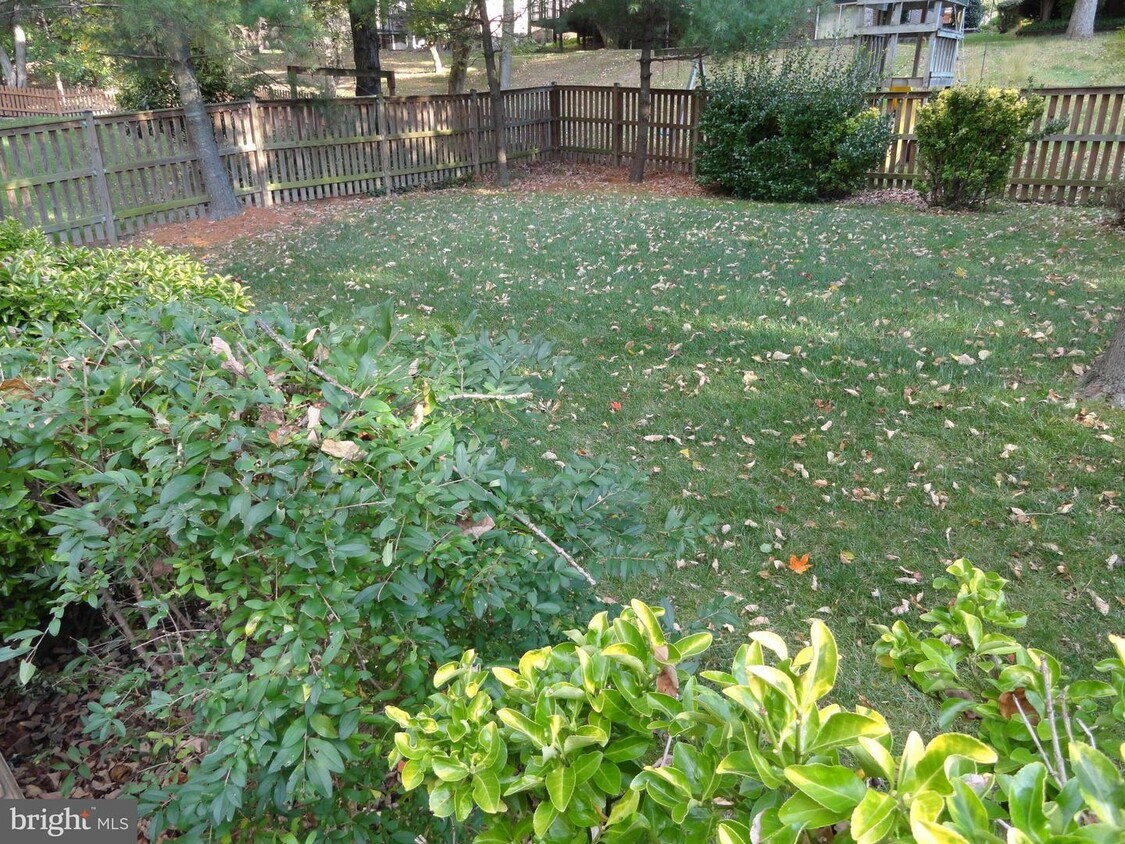 Primary Photo - 2733 Moores Valley Dr