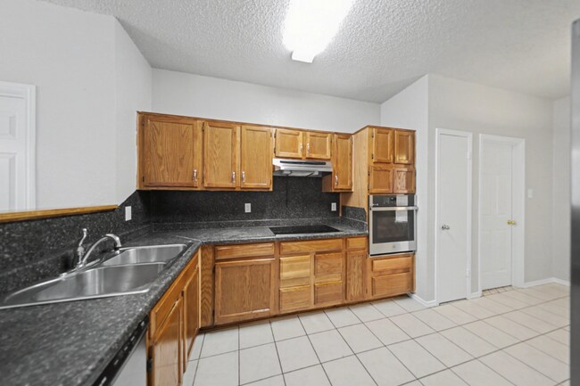 Foto del edificio - 4915 Glennwood Dr