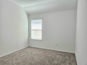 Building Photo - 5029 Almond Ter Dr