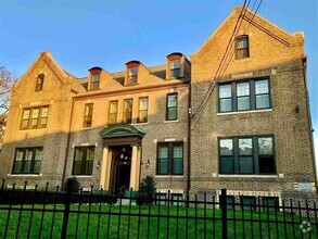 Building Photo - 78 Summit Ave