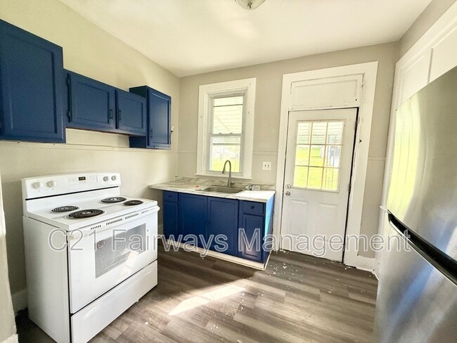 Photo - 419 N 4th St House