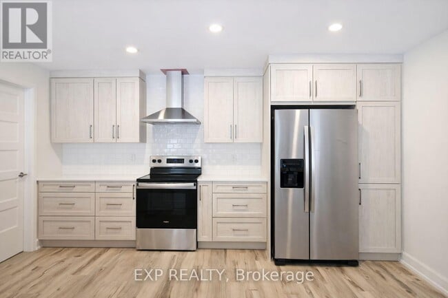 Building Photo - 327 Voyageur Pl