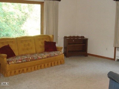 Foto del edificio - 249 Porters Hill Rd