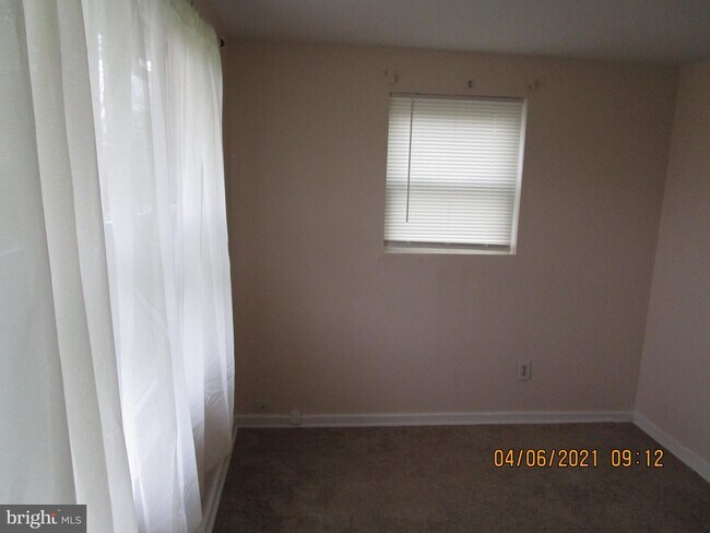 Foto del edificio - 17528 Ward Ave