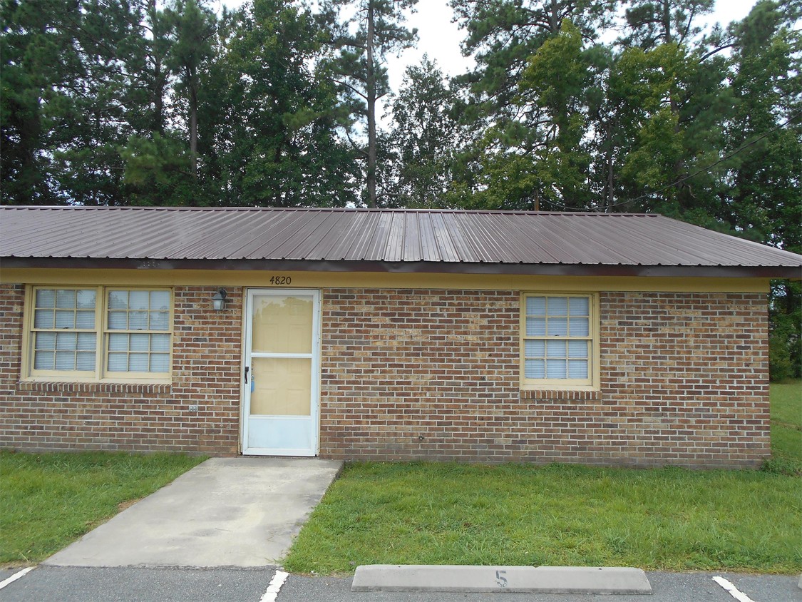 Foto principal - 4820 Holly St