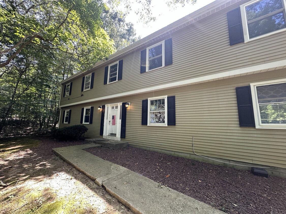 Primary Photo - 70 Pond Meadow Rd