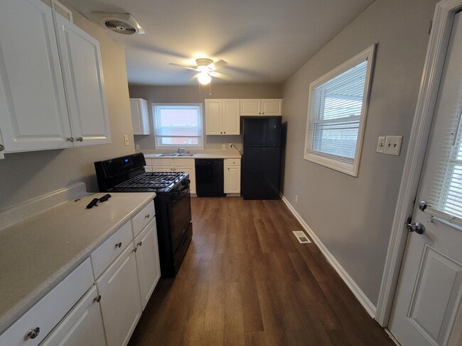 Building Photo - 1775 Harrodsburg Rd