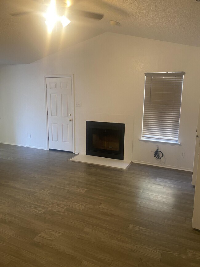 Foto del edificio - 3903 Trotwood Trail