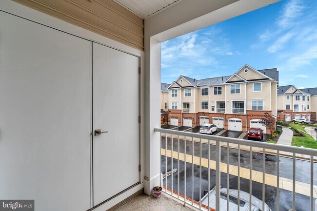 Building Photo - 23235 Milltown Knoll Square