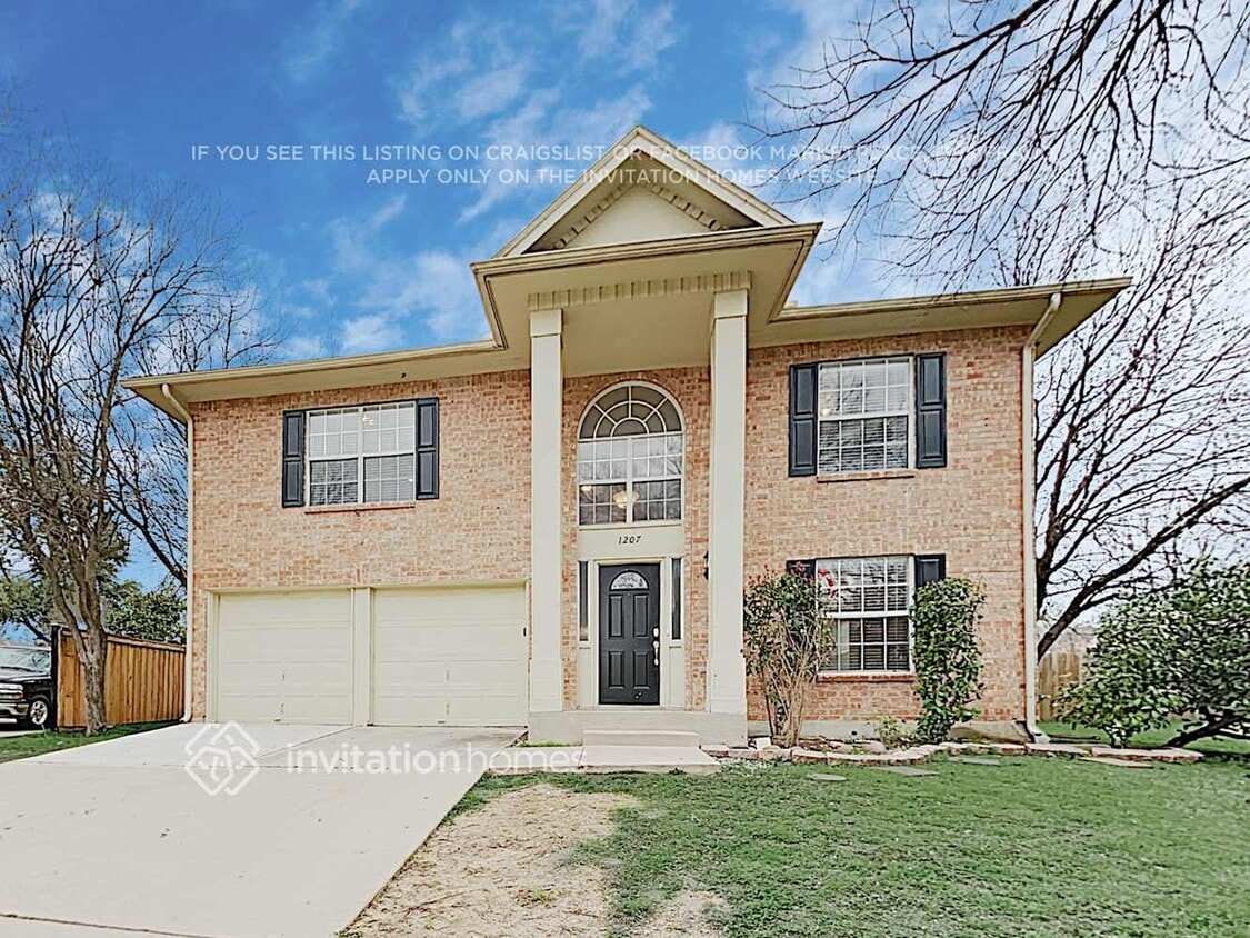 Primary Photo - 1207 Chapel Hill Dr