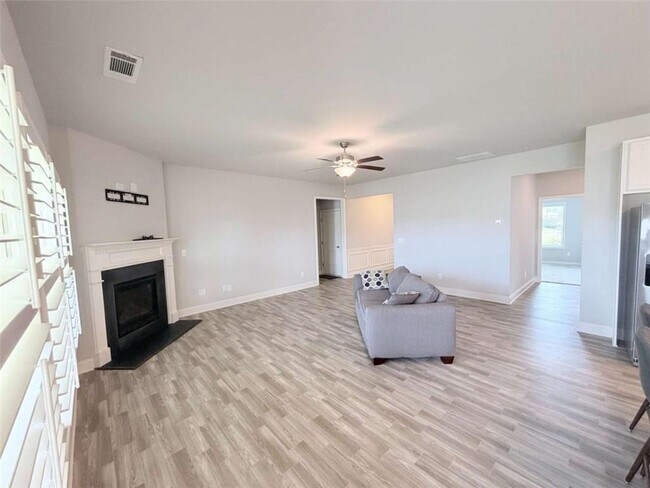 Foto del edificio - 4411 Rockrose Green Way