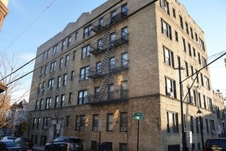 Building Photo - 217 44th St