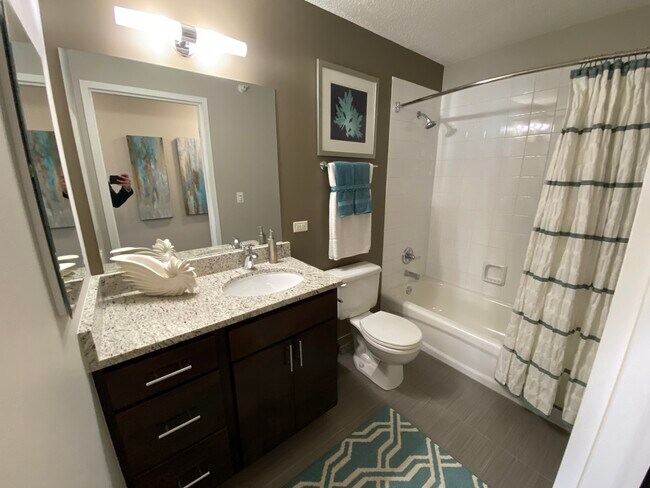 Building Photo - 17 E Erie St