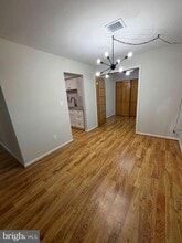 Building Photo - 209 Crescent Dr