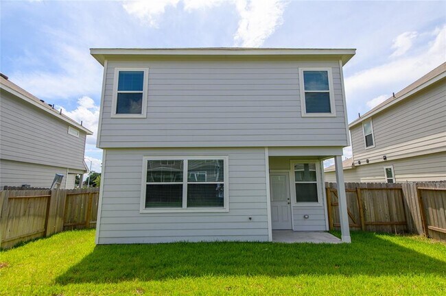 Foto del edificio - 22210 Regal Heights Dr
