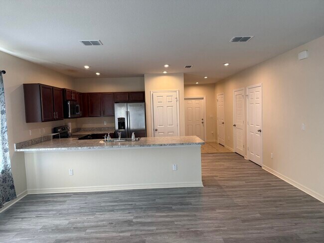 Foto del edificio - 3334 Franklin Square Ln