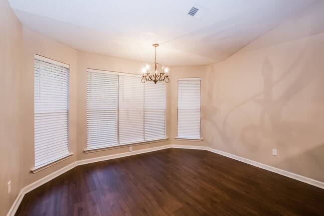 Foto del edificio - 6356 White Hawk Ln