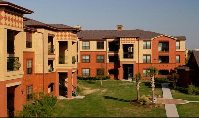 Foto del edificio - 650 Leora Ln