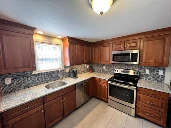 Foto del edificio - 375 Elm St