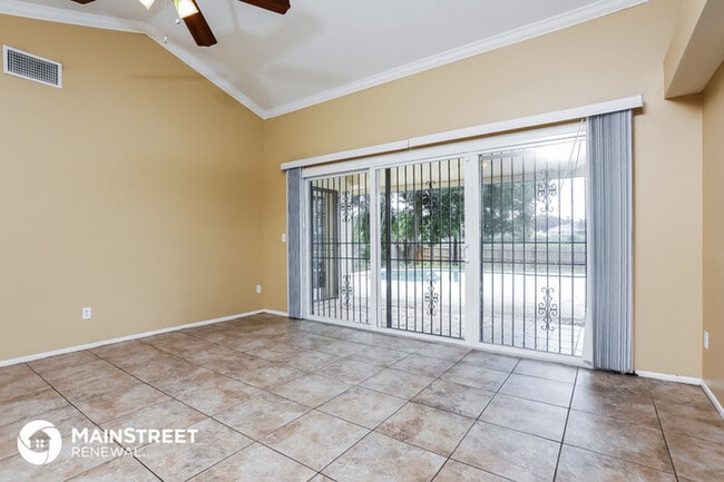 Building Photo - 2767 Silver Ridge Dr