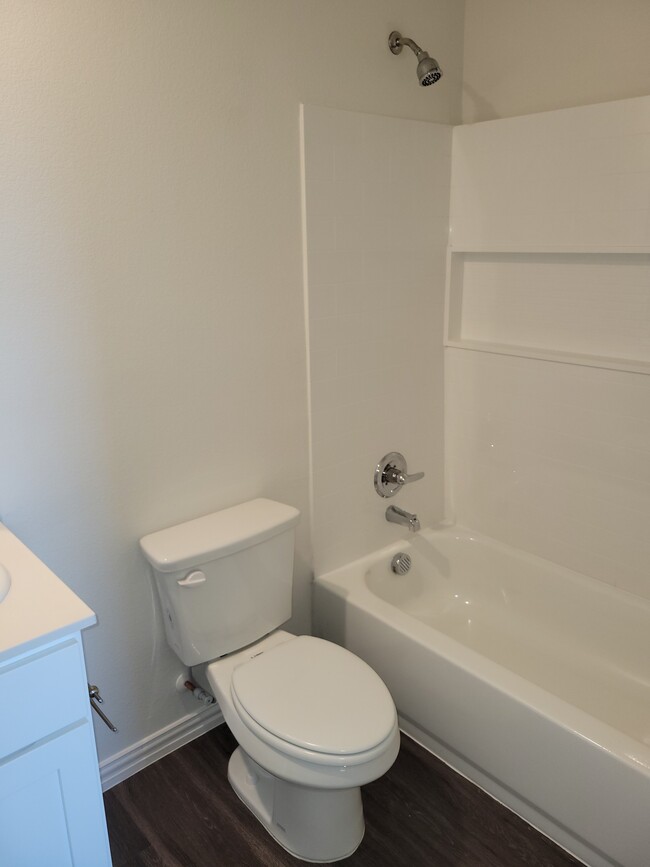 Master Bath - 5113 Avenue G