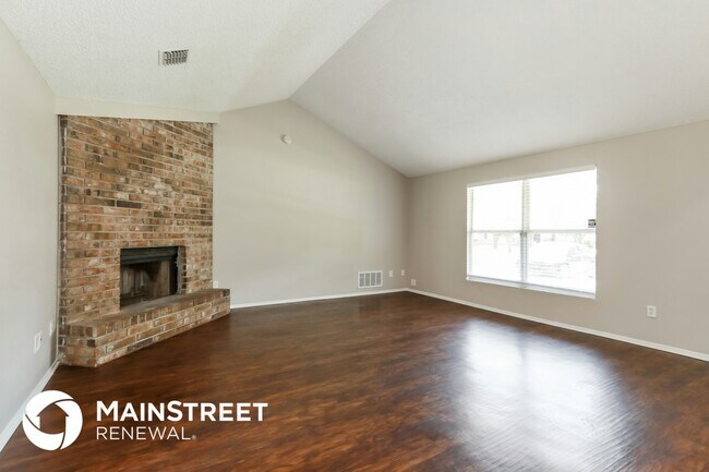 Foto del edificio - 2433 Justin Rd E