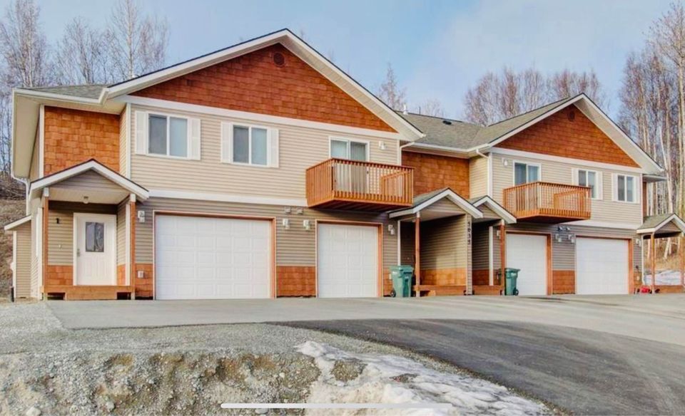 Primary Photo - 5635 S Irwin Dr