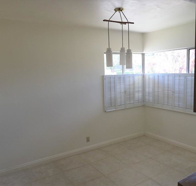 Building Photo - 158 W Santa Anita Terrace