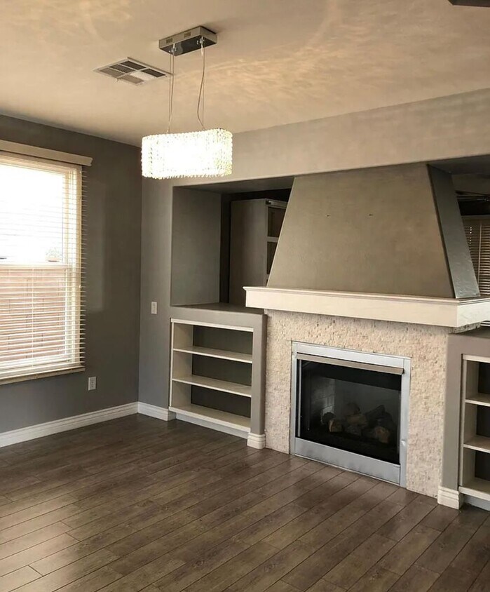 Foto del edificio - 4018 W SAINT ANNE AVE