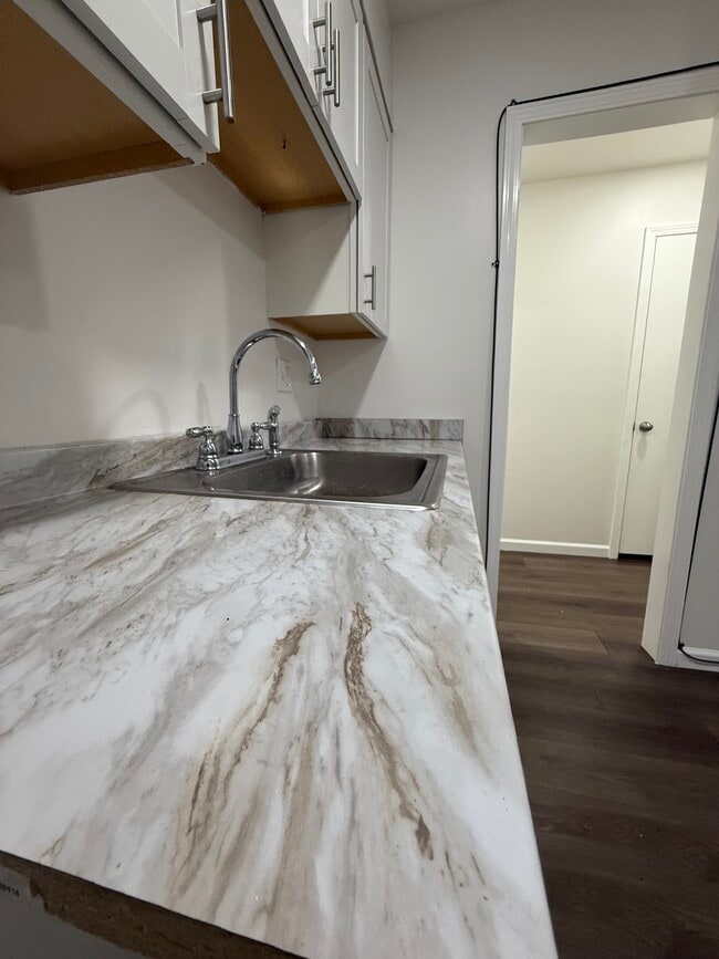 Building Photo - 3992 Ridgedale St