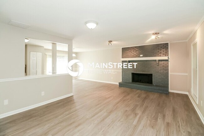 Building Photo - 3 Bedroom Pet-Friendly Home in Fayettevill...