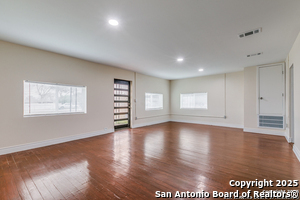 Foto del edificio - 4211 Boxwood Rd