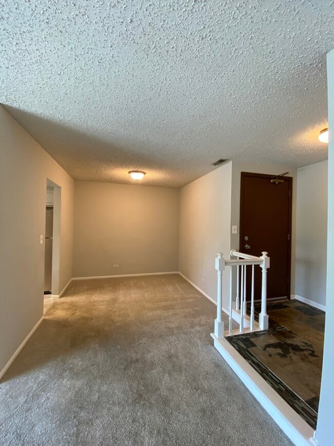 Building Photo - 5S575 Paxton Dr