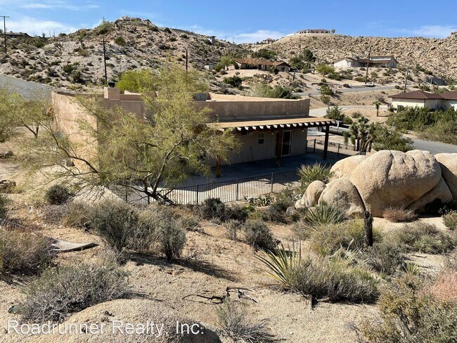 Building Photo - 4 br, 2 bath House - 6231 Mirlo Rd